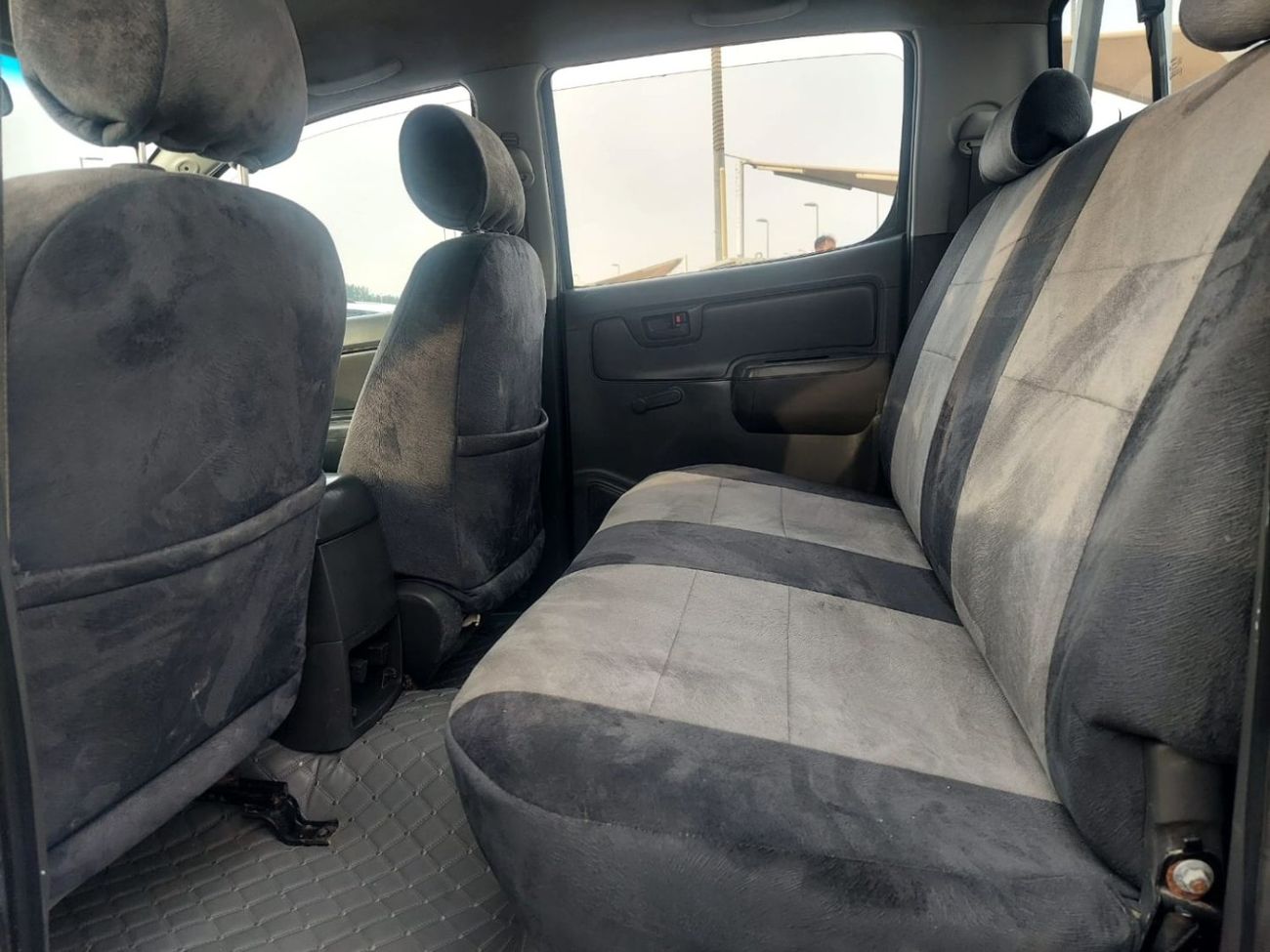 Toyota Hilux DC 2.4L DIESEL MANUAL TRANSMISSION