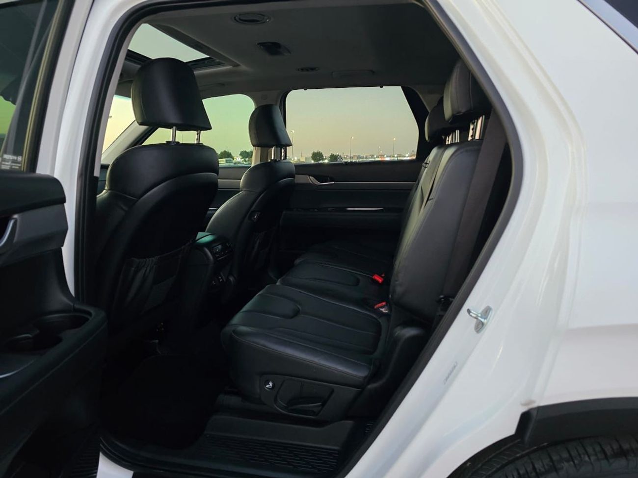 Hyundai Palisade *Offer*2022 Hyundai Palisade SEL+ Premium Full Option Sensor front and back 3.8L V6 - AWD 4x4 - UAE