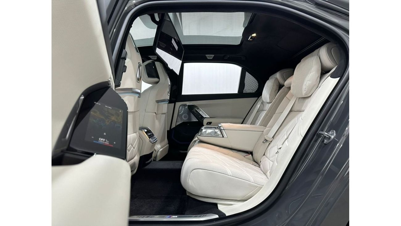 بي أم دبليو 760Li 2024 BMW 760i xDrive M-Sport Masterclass, 2028 BMW Warranty + Service Pack, Fully Loaded, GCC