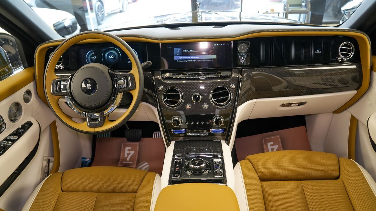 رولز رويس كولينان Rolls Royce Cullinan Black Badge - Bespoke Chartreuse - 2025