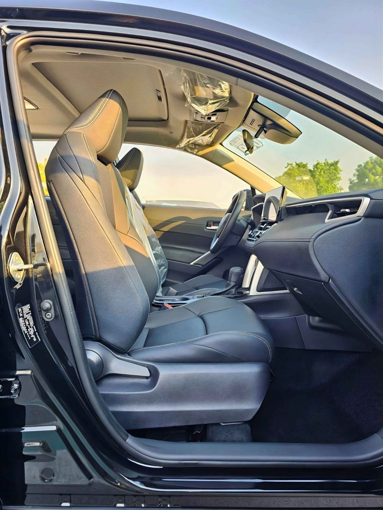 Toyota Frontlander LUXURY || 2.0L HYBRID V4 || RADAR / SUNROOF / DRIVER POWER SEATS (CODE#FRLX)