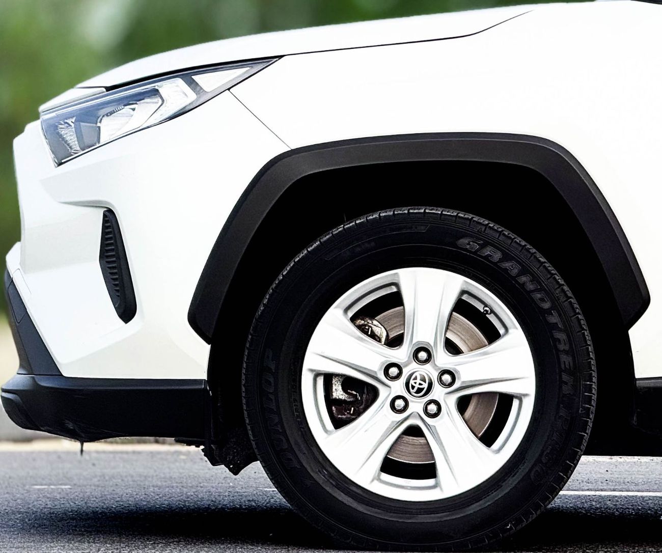 تويوتا راف ٤ تويوتا راف فور 2.5 لتر موديل 2021 خليجي بحالة ممتازة بدون حوادث 1333 شهرياً