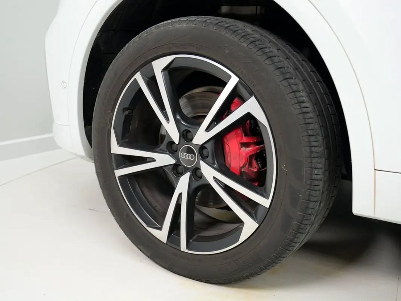 Audi Q5 45 TFSI S-LINE GCC specs LOW MILEAGE S line Quattro