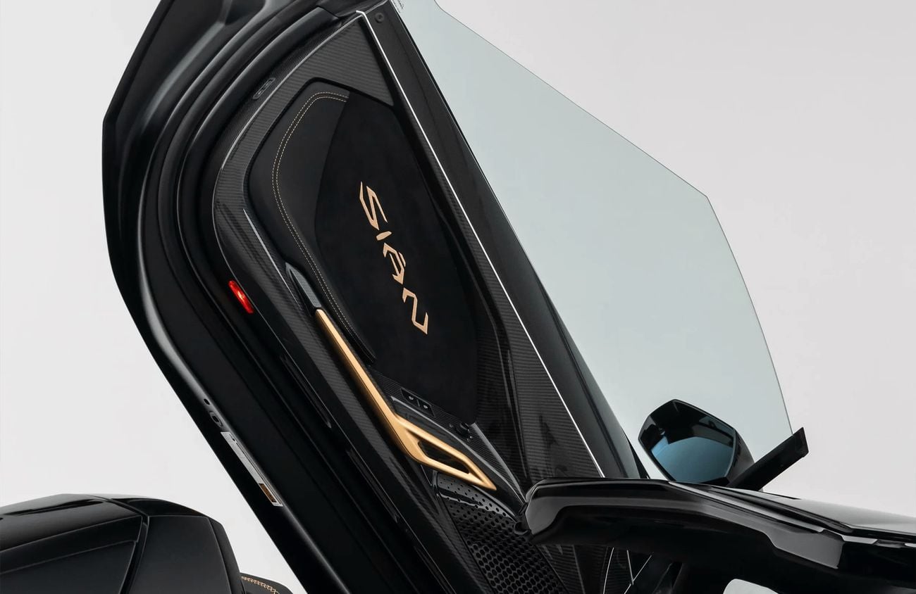 لامبورغيني سيان 6.5L V-12 Naturally Aspirated Engine + eMotor