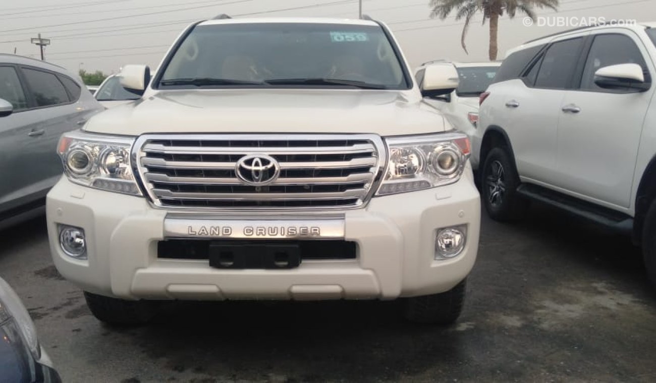 Toyota Land Cruiser GXR, 4.6L Petrol, Driver Power Seat / DVD / Sunroof / Rear A/C ( LOT # 4060)