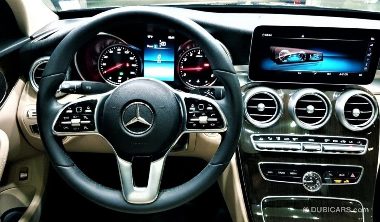 مرسيدس بنز C 300 SPECIAL OFFER MERCEDES C300 2020 MODEL IN PERFECT CONDITION ORIGINAL PAINT AND 1 YEAR WARRANTY F