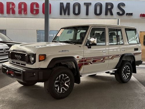 Toyota Land Cruiser 70 GDJ 76 2.8 DIESEL M/T **التصدير فقط خارج الخليج***