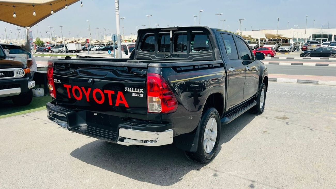 تويوتا هيلوكس GLX LHD 2.4L 4 Cyl diesel engine Automatic Gear 4WD Utility Pickup Truck 5 Seats 4 Doors