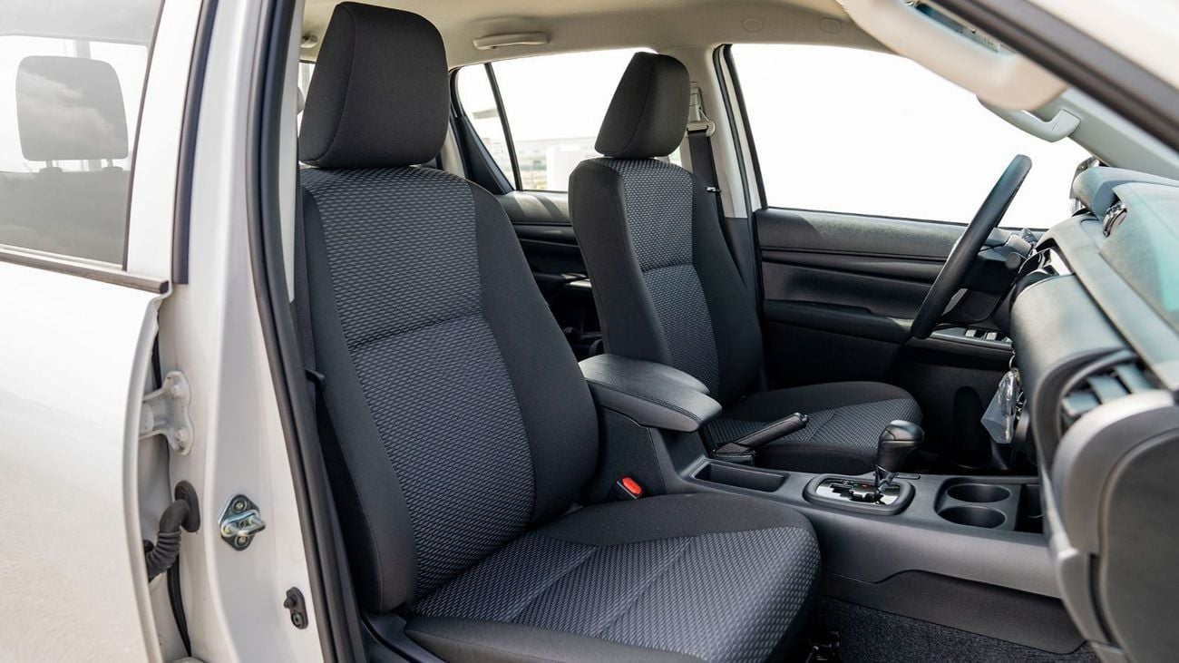 Toyota Hilux MID OPTION PETROL 2.7 AT