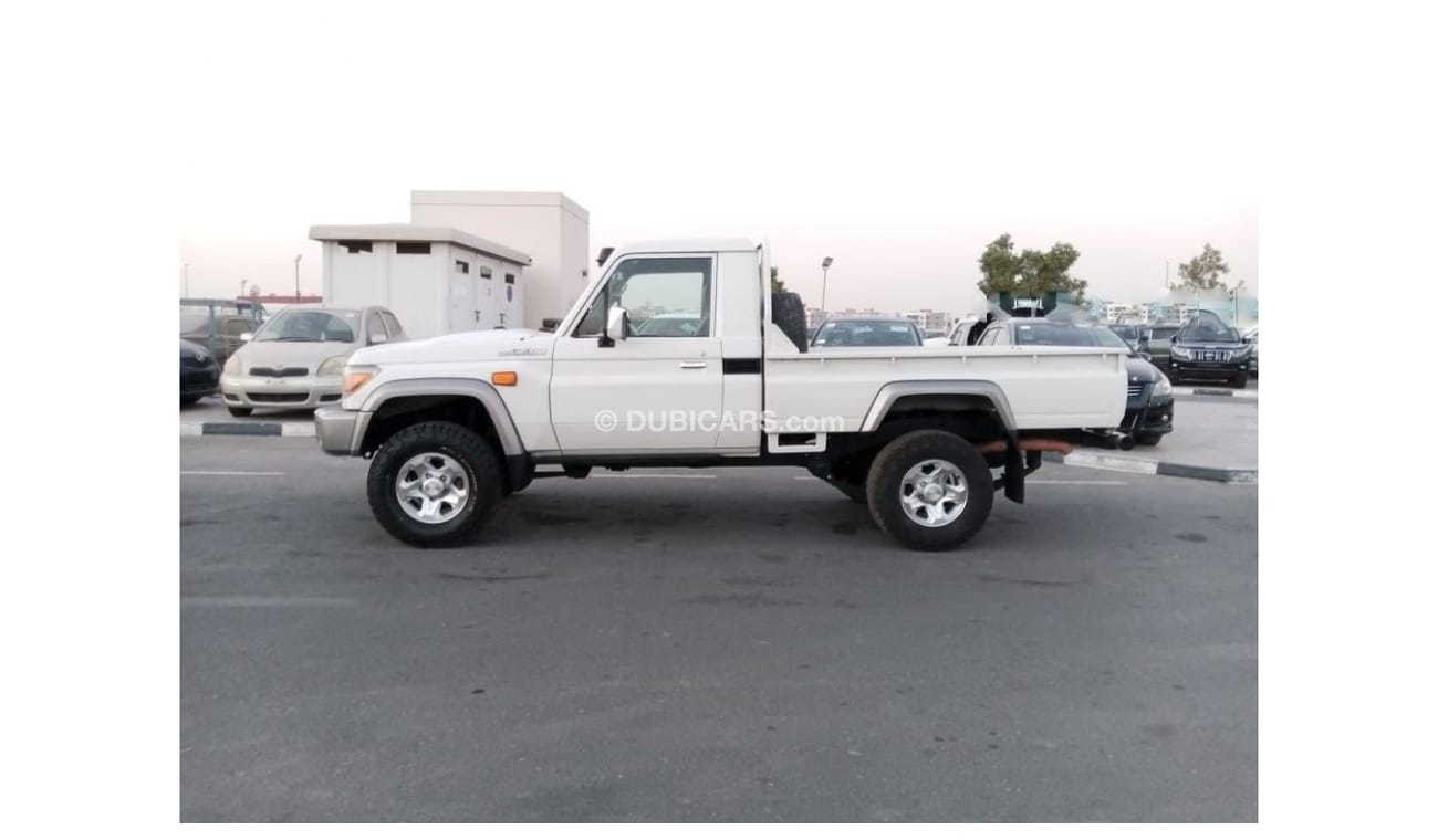 تويوتا لاند كروزر TOYOTA LAND CRUISER PICK UP (PM974)