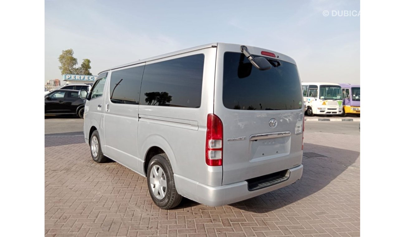 تويوتا هاياس TOYOTA HIACE VAN RIGHT HAND DRIVE (PM1644)