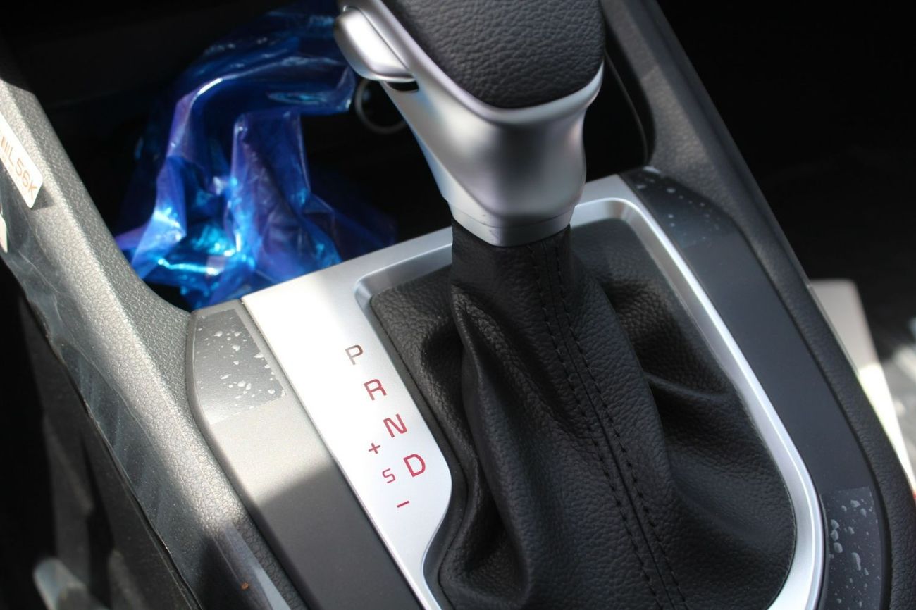 Kia Cerato 1.6L DUAL A/C BEIGE INTERRIOR KEYLESS ENTRY