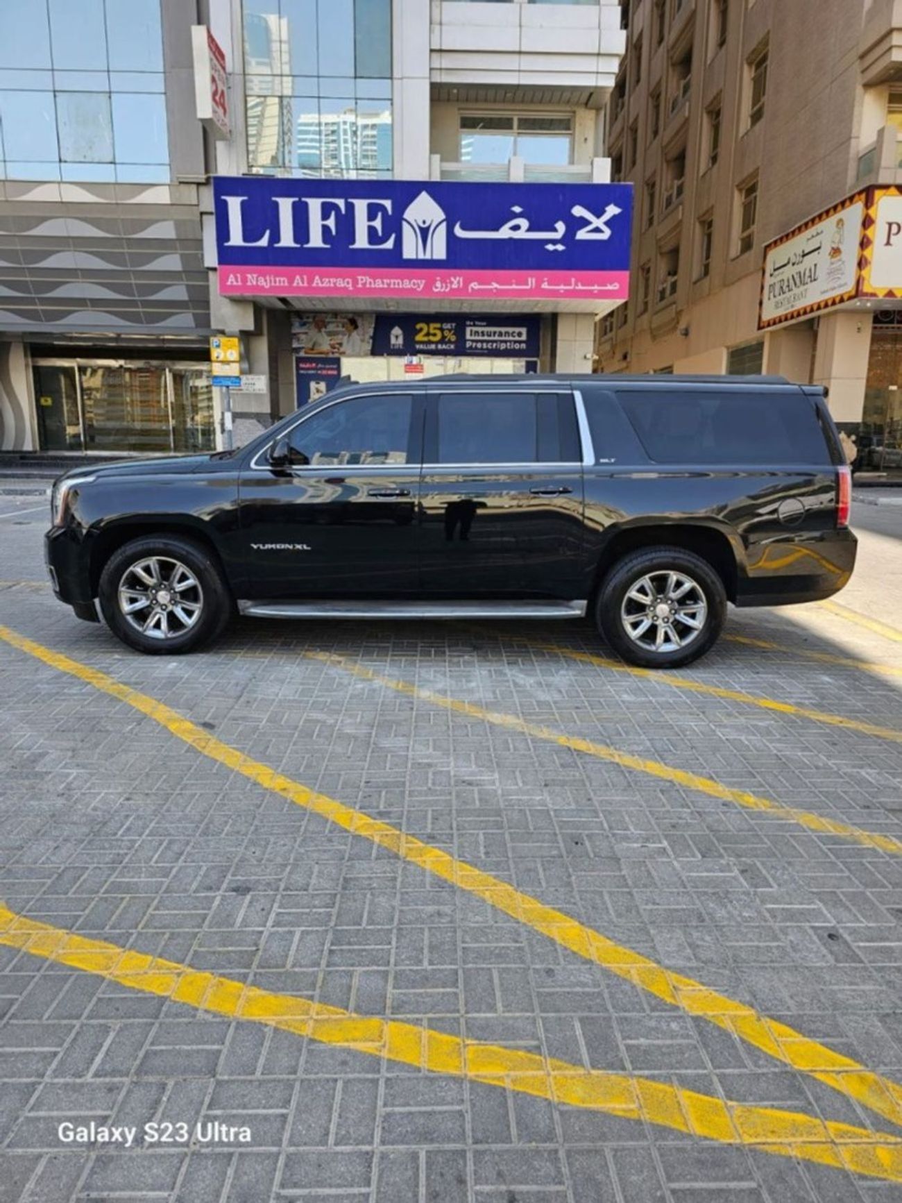 GMC Yukon XL SLT 5.3L 4WD (8 Seater)