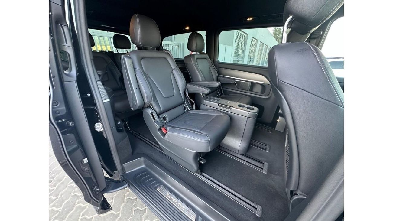 Mercedes-Benz V 300 V-300 deisel 2023 FULL OPITION // UNDER WARRANTY // ORGINAL PAINT // PERFECT CONDOITION