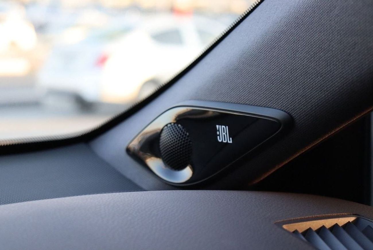 Toyota Avalon Limited 3.5L Toyota Avalon V6 / GCC / First Owner / Full / Under Warranty