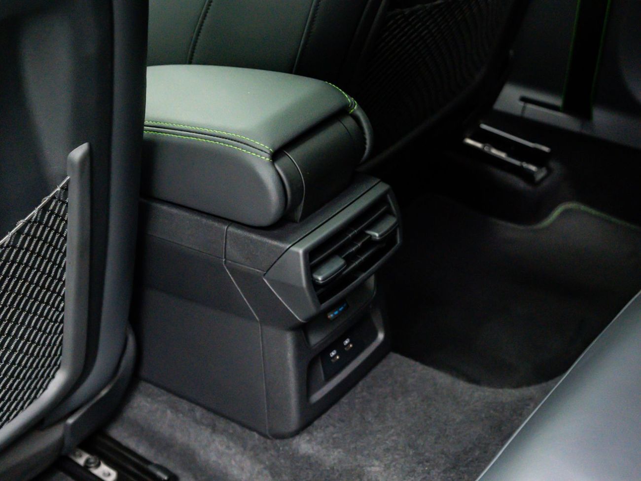 Audi RS3 TFSI quattro 2.5L Sedan 2022 Audi RS3, 2.5 TC I5, AWD, 400bhp, 7 Speed Automatic