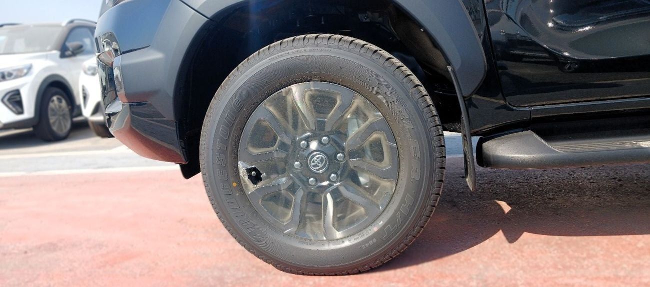 Toyota Hilux Adventure 4.0L Petrol 4x4 2025YM