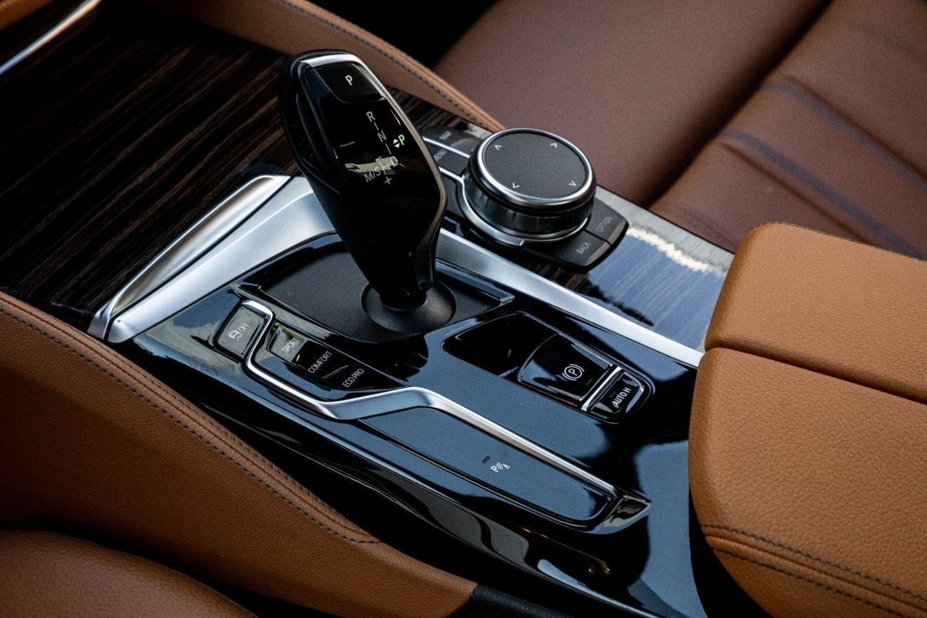 بي أم دبليو 520i 20i M-Kit | 3,290 P.M  | 0% Downpayment | Agency Warranty!