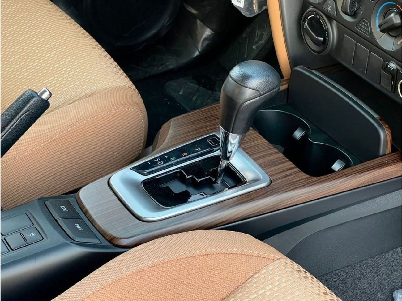 تويوتا فورتونر TOYOTA FORTUNER (TGN156) 2.7L SUV 4WD 5Doors