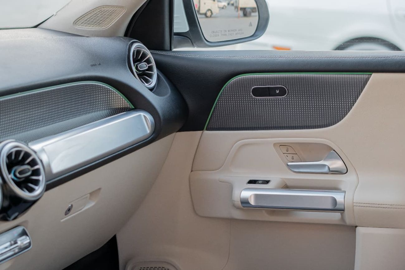 مرسيدس بنز GLB 250 4MATIC 2.0L (221 HP)