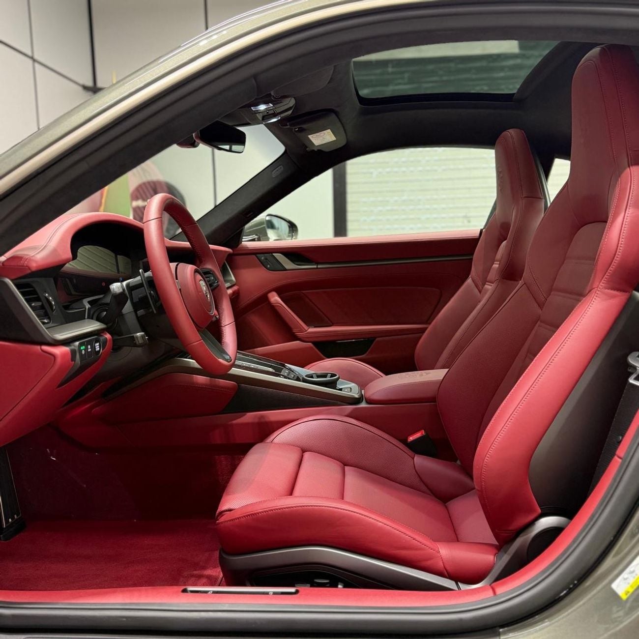 Porsche 911 TURBO S | GCC | Dealer warranty