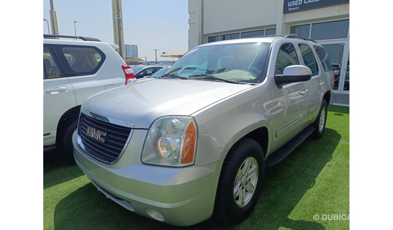 GMC Yukon car in excellent condition with no accidents