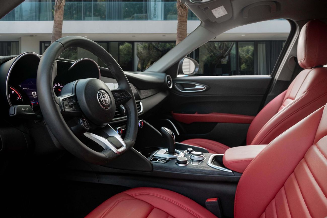 ألفا روميو جوليا Super | 1,948 P.M  | 0% Downpayment | Agency Warranty + Service!