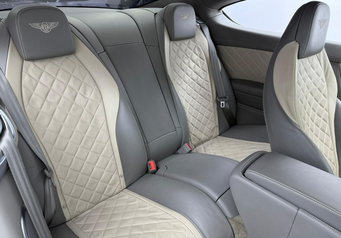 بنتلي كونتيننتال جي تي 2016 Bentley Continental GT, Service History, Excellent Condition, GCC