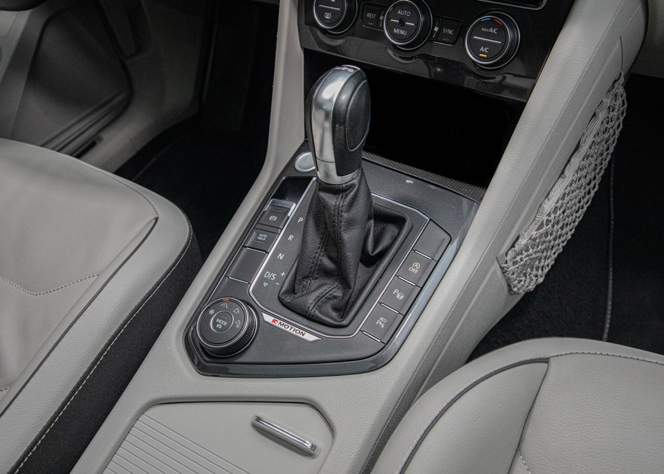 فولكس واجن تيجوان SEL 2.0L