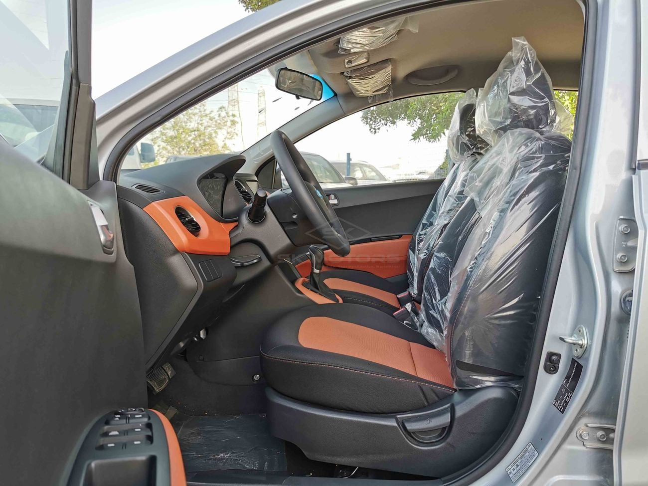 Hyundai Grand i10 1.2L, 14" Tyre, Air Conditioner, Fabric Seats, Fog Lights, Xenon Headlights (CODE # HGI04)