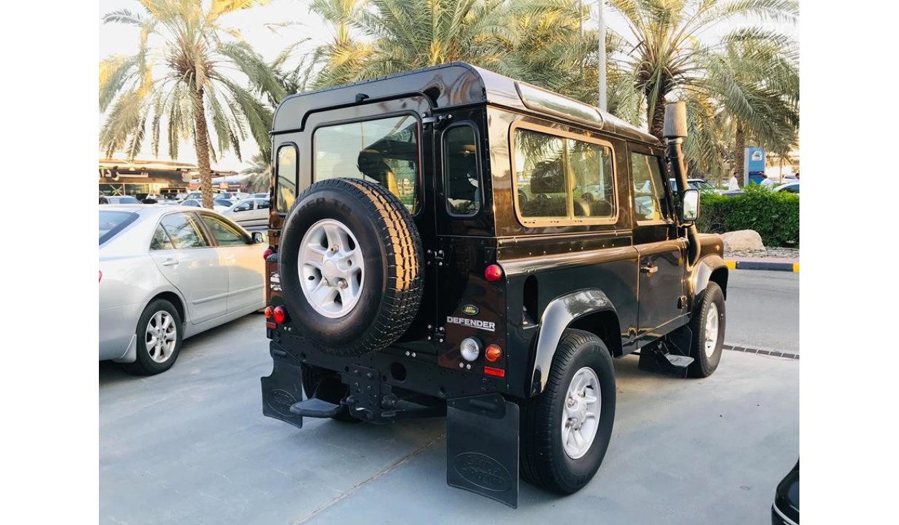 Land Rover Defender