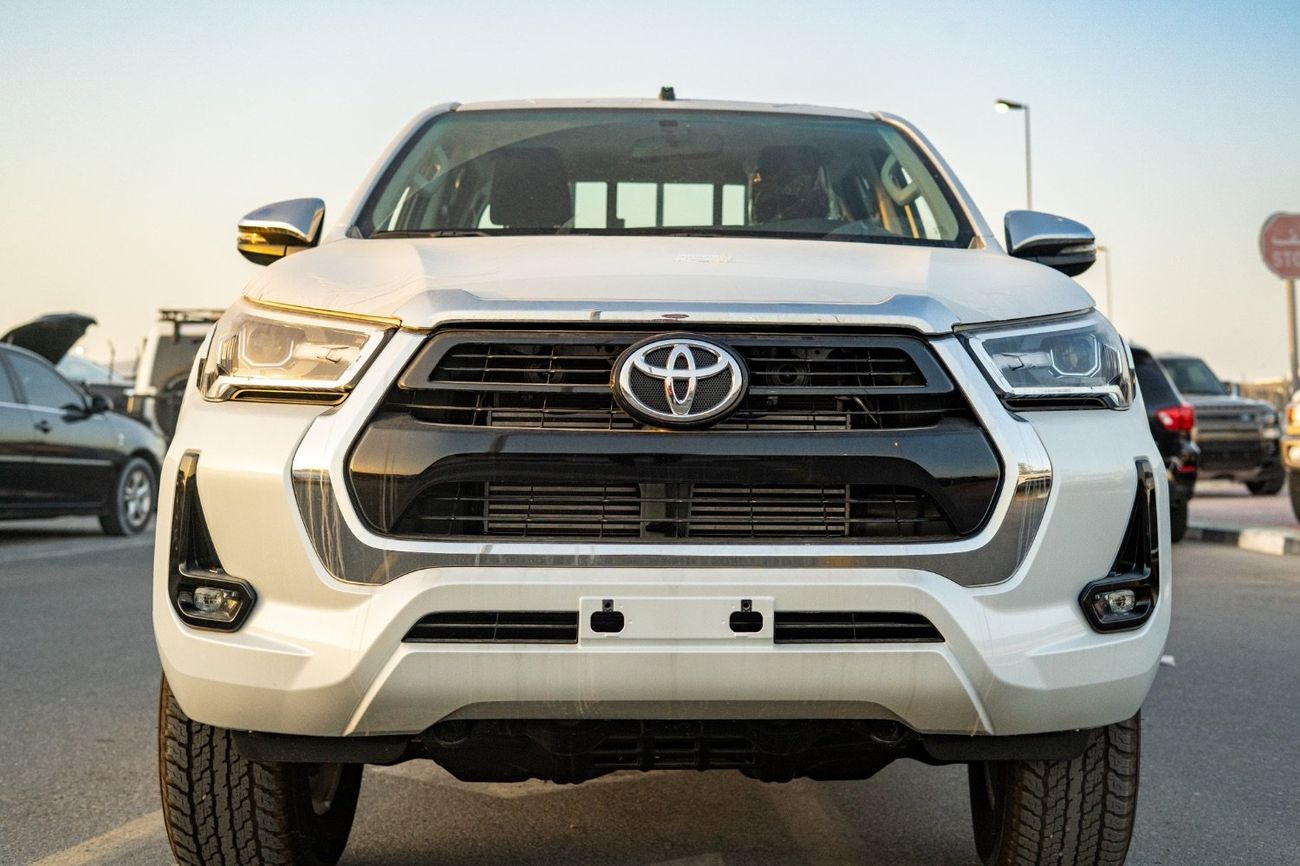تويوتا هيلوكس SR5 2.4L Double Cab full option
