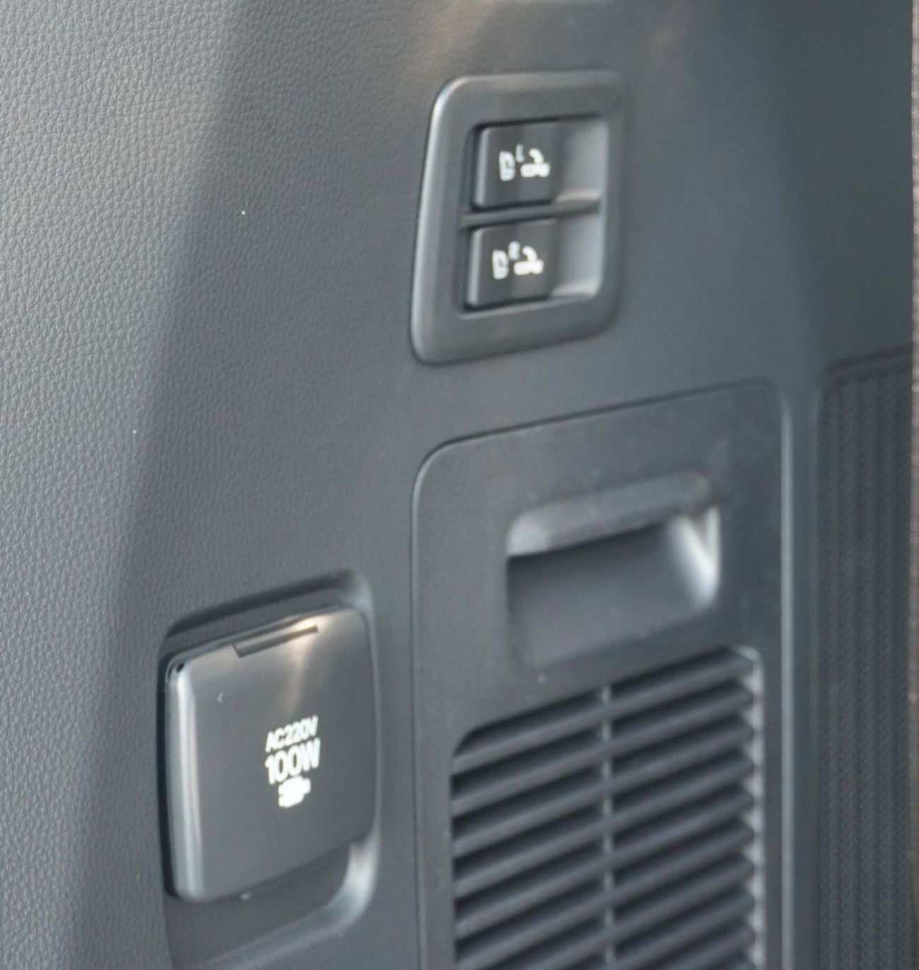 Toyota Land Cruiser TOYOTA LC300 VXR - 3.5L - PET - AT - FULL OPTION - 2026 MY ( YEMEN )