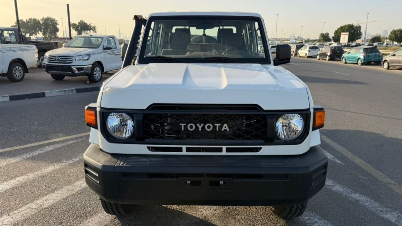 Toyota Land Cruiser Pick Up LC79 DC 2.8 MT basic 2025