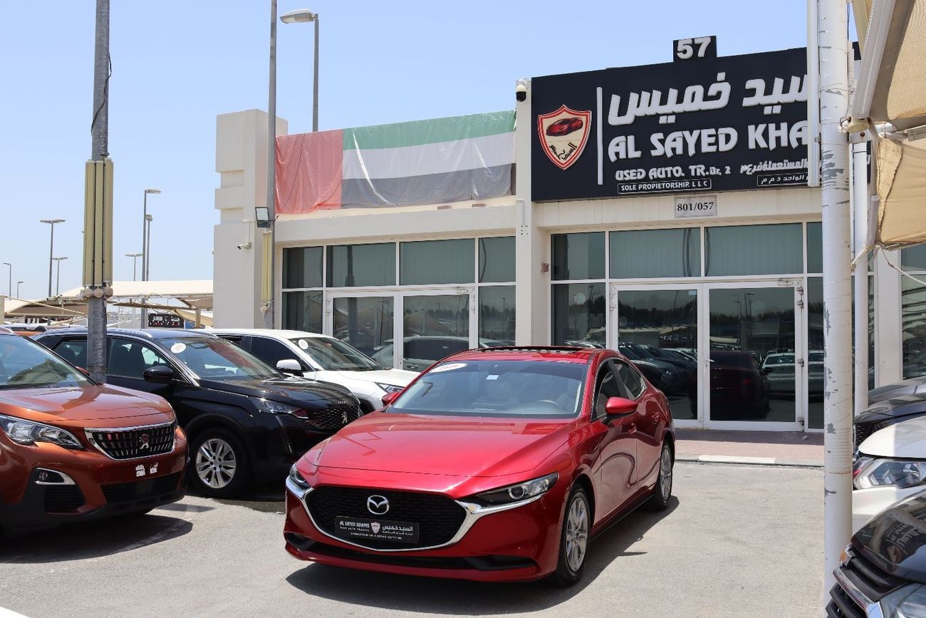 Mazda 3 V ACCIDENTS FREE - GCC - ENGINE 1600 CC - SUNROOF - KEYLESS ENTRY AND START - ORIGINAL PAINT - PERFE