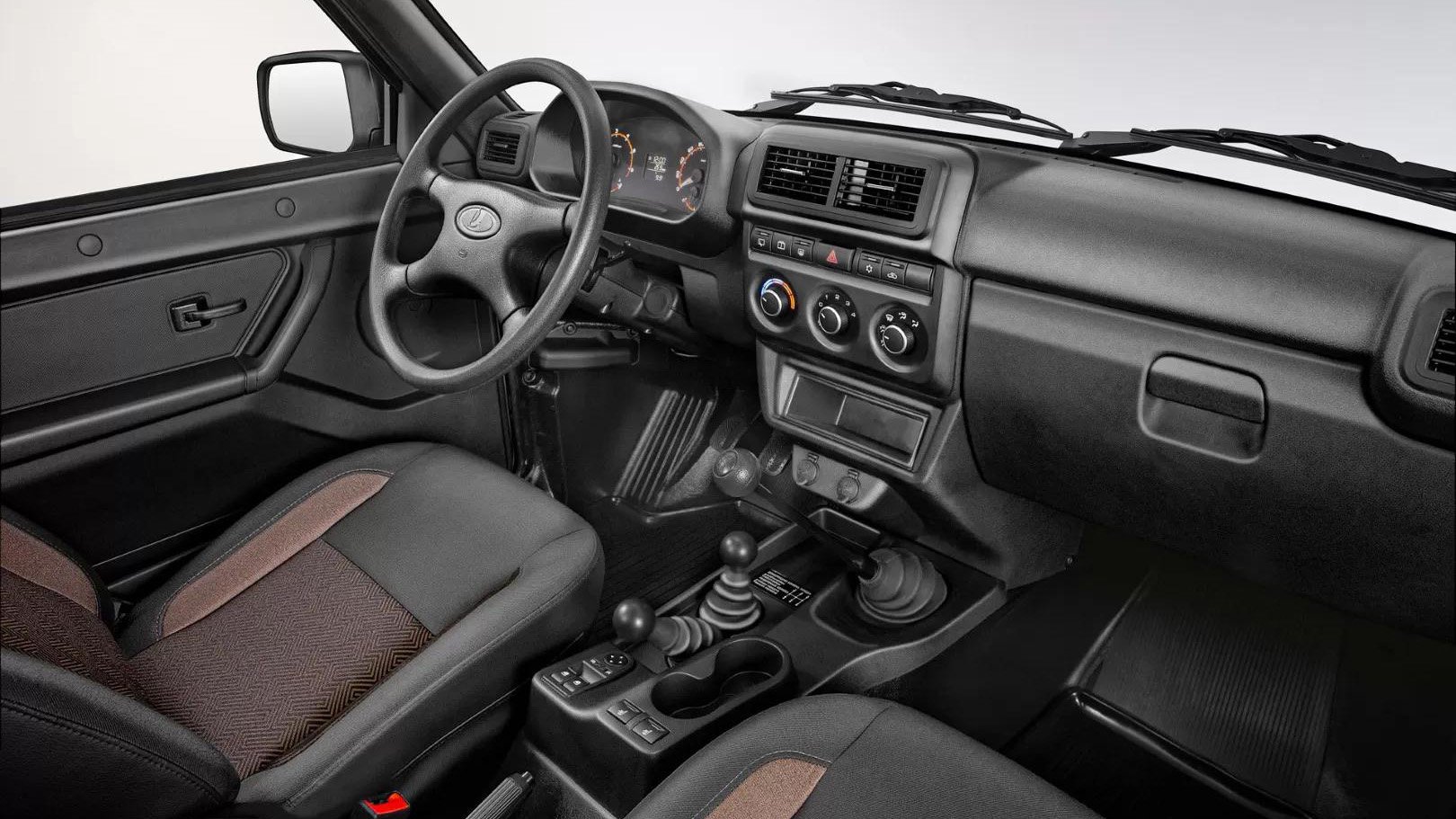 Lada Niva interior - Cockpit