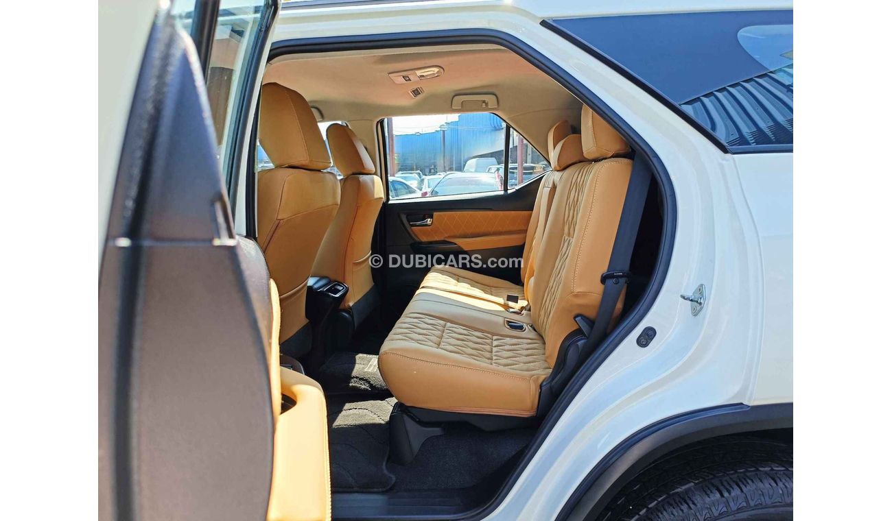 Toyota Fortuner // 1219 AED Monthly // 1 yr Warranty // 1 yr Insurance // Registration (LOT # 98153)