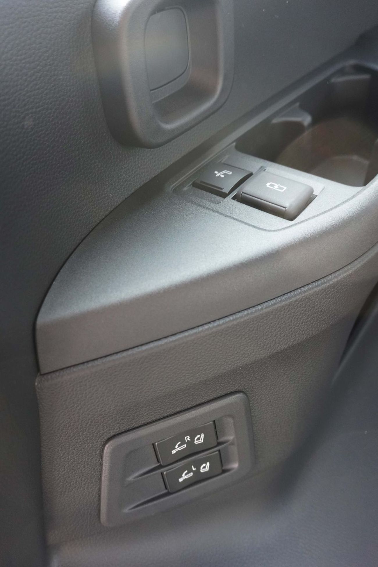 تويوتا لاند كروزر 2026 MODEL TOYOTA-LAND CRUISER VXR 3.3 TDSL A/T (SUNROOF, HEAD-UP DISPLAY, SIDE STEP, 360 DEGREE CAM