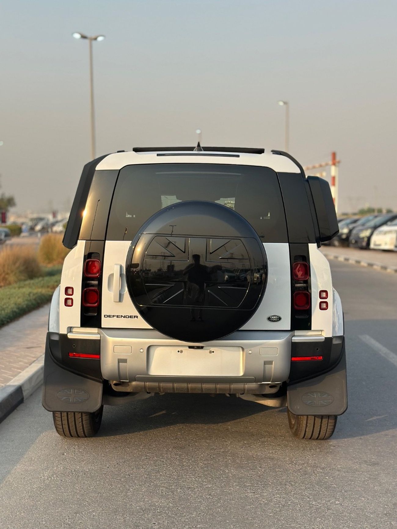 Land Rover Defender P300 90 S 2.0L (5 Seater)