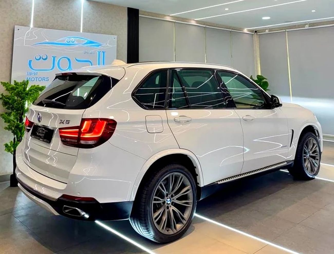 بي أم دبليو X5 INDIVIDUAL V8 || 7 SEATS || TOP RANGE II GCC II ACCIDENT FREE I| BANG OLUFSEN SYSTEM I| RADAR