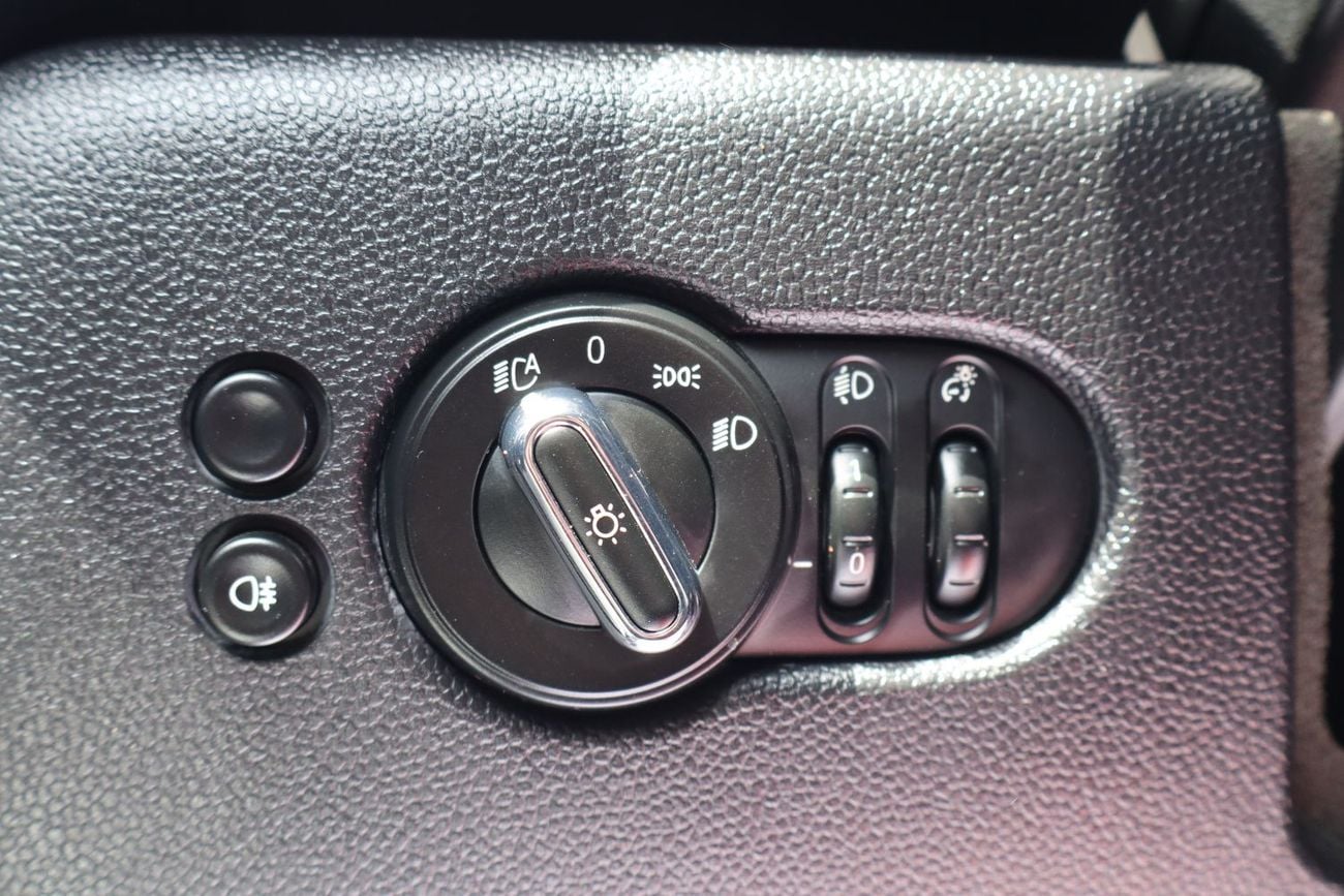 Mini Cooper Std 1.5L (5 Seater)