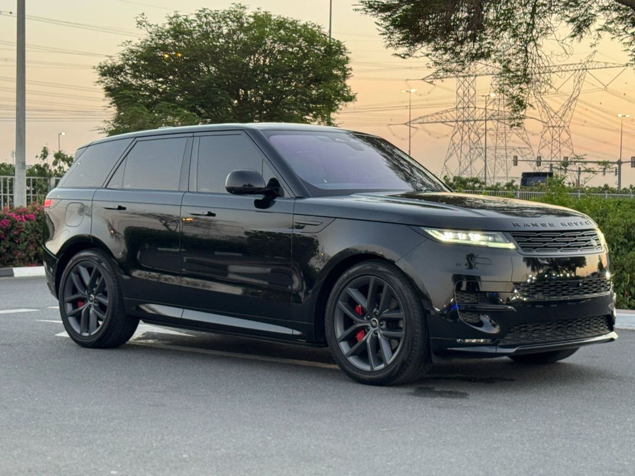 Land Rover Range Rover Sport Dynamic HSE P400 3.0L GCC SPEC UNDER WARRANTY AND SERVICE CONTRACT