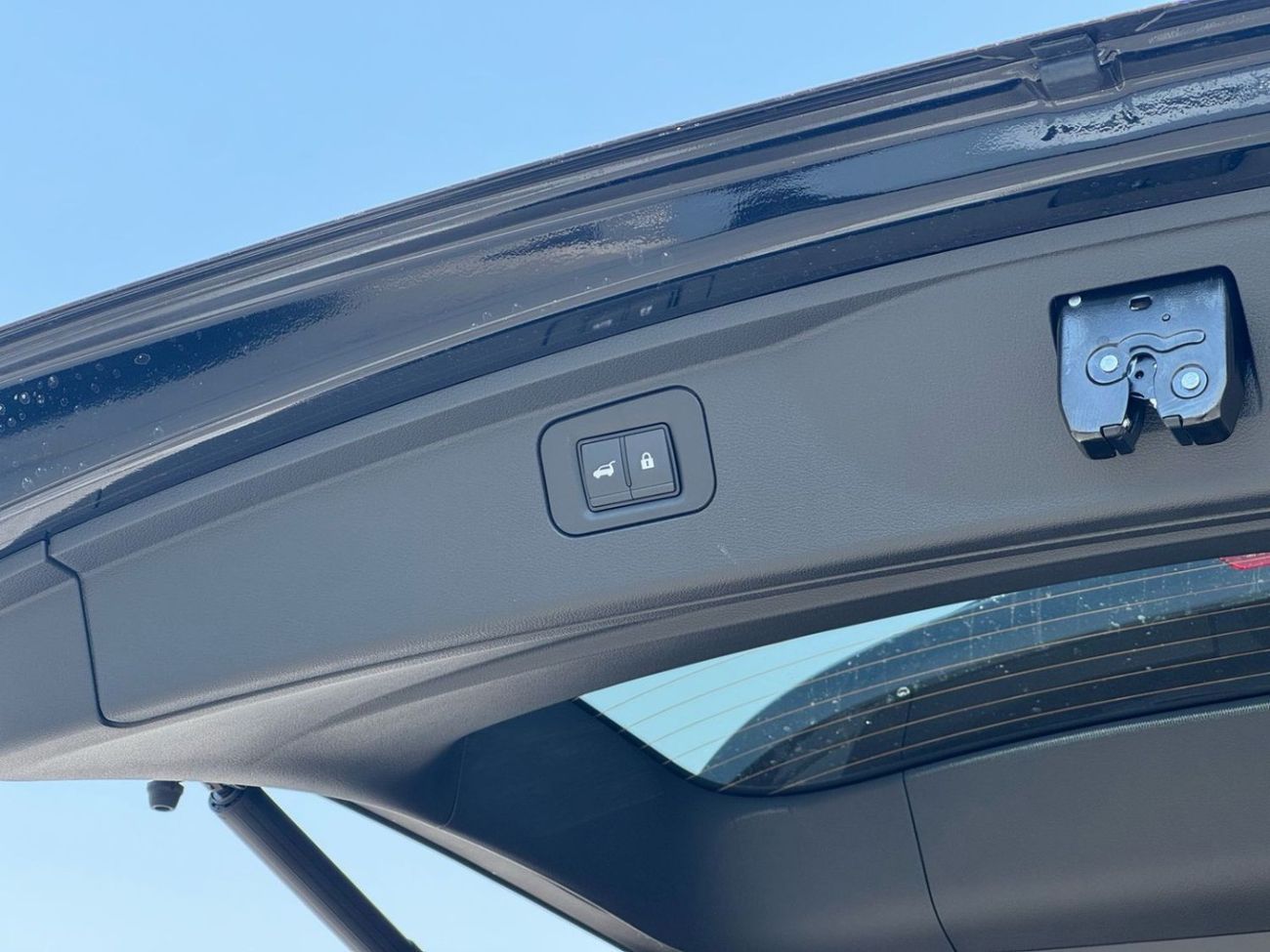 Nissan Armada 2025 Nissan Armada Pro4X 3.5L TT V6, Canadian Spec, Black/Black, Brand New