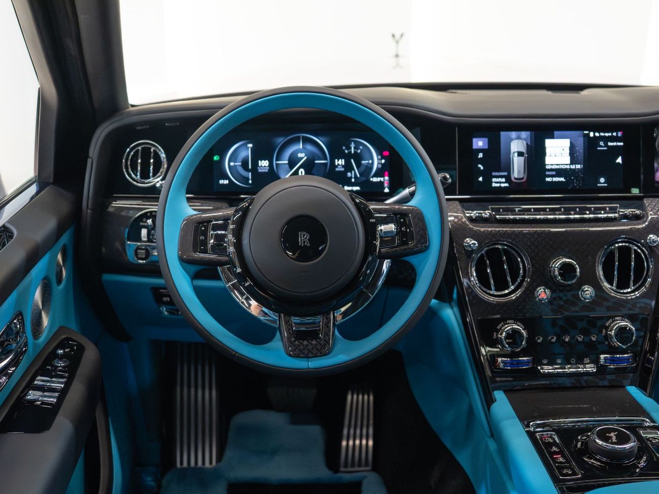 رولز رويس كولينان | Black Badge | Gucci Interior | Brand New | 0 Km | Full Option |