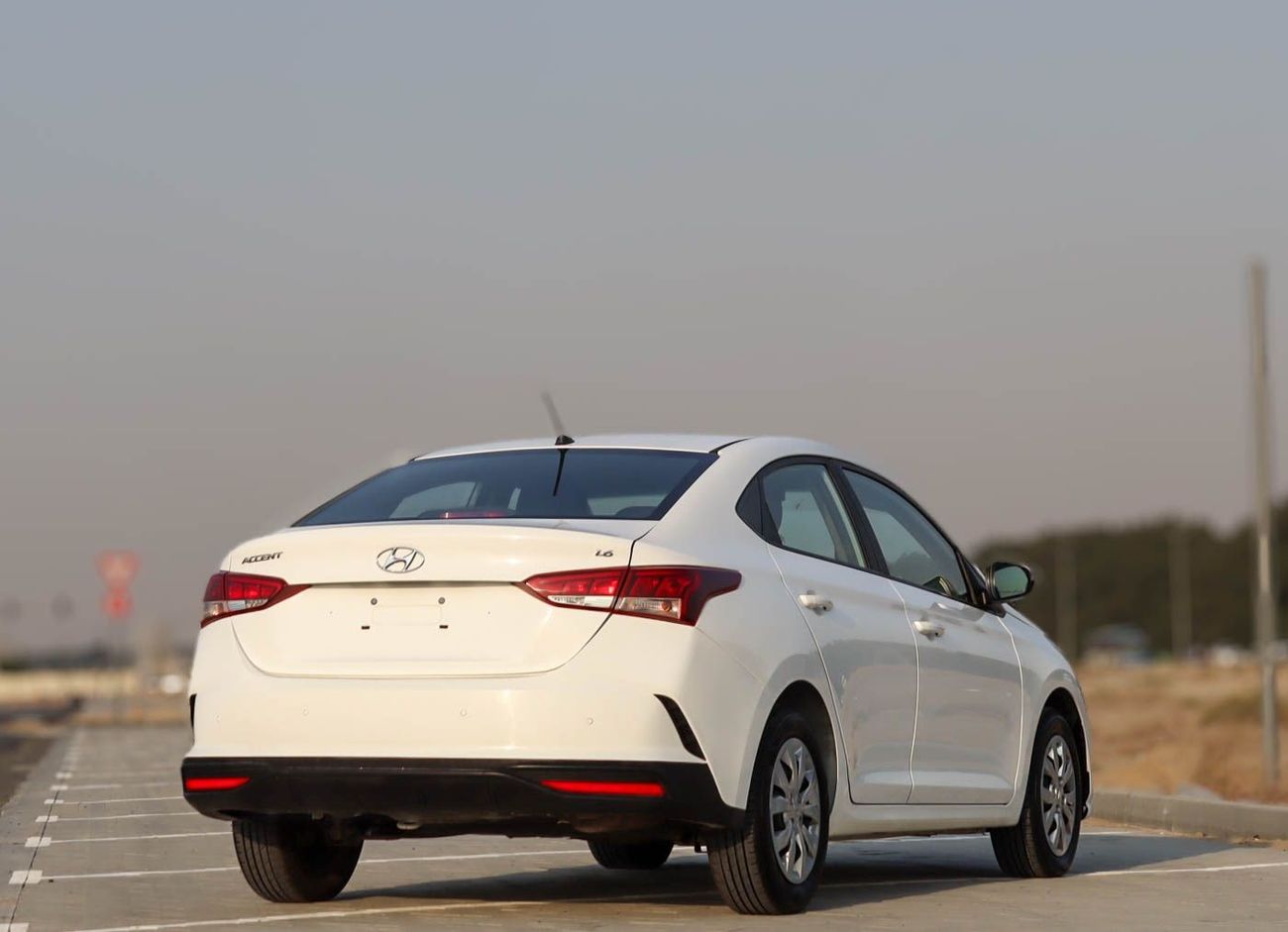 هيونداي أكسنت Base 1.6L (138 HP) hyundai accent  2021 GCC 1.6 L accident-free  in excellent condition 747 P.M