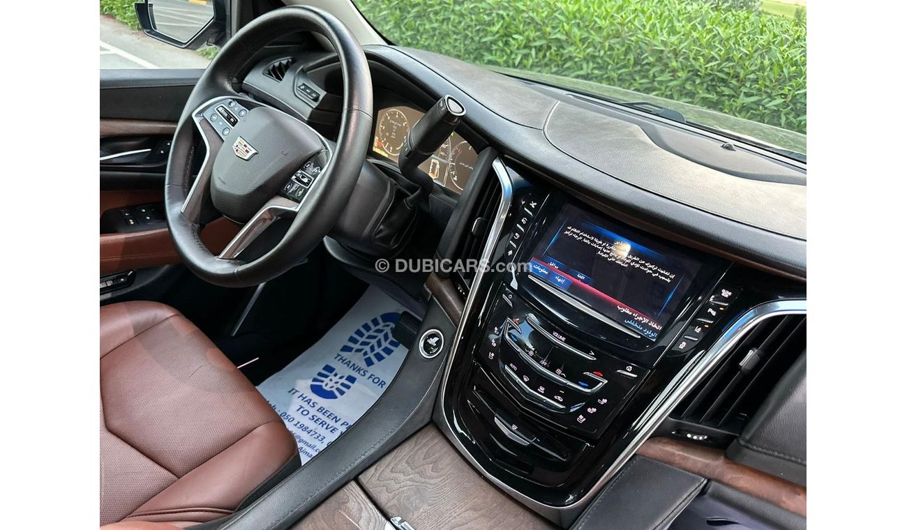 Cadillac Escalade Escalade ESV Platinum 2015 GCC // 2keys // Accident free // Perfect condition