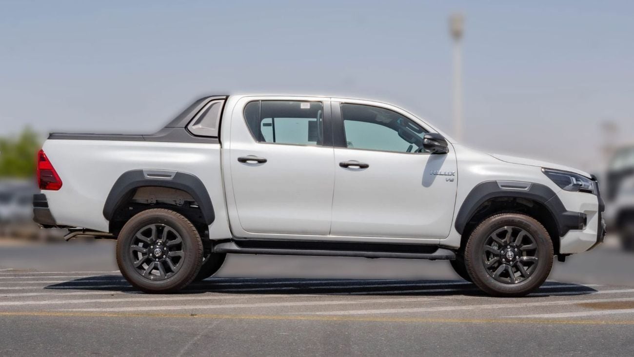 تويوتا هيلوكس SR5 2026 Toyota Hilux Adventure 4.0L AT Petrol (White)