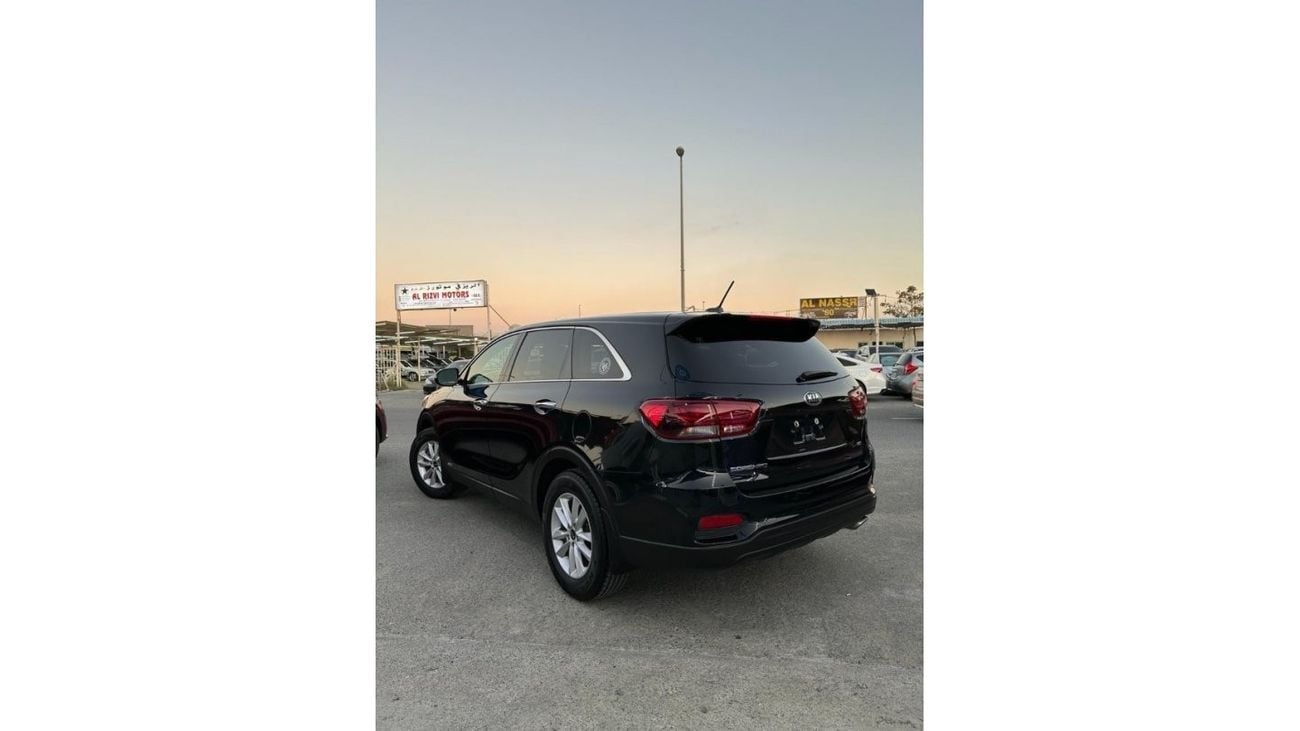 Kia Sorento car in perfect condition 2020 with engine capacity 2.4 4wd