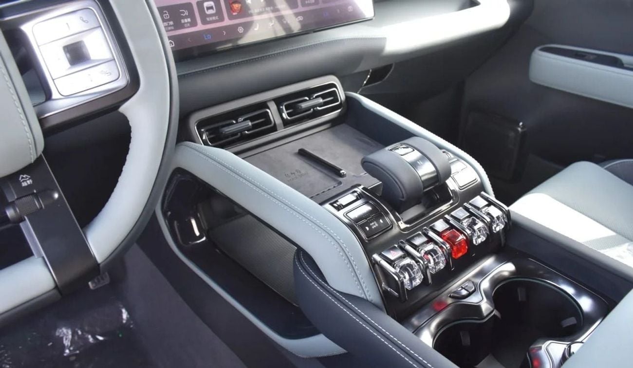 BYD Leopard 5 BYD LEOPARD 5 ULTRA