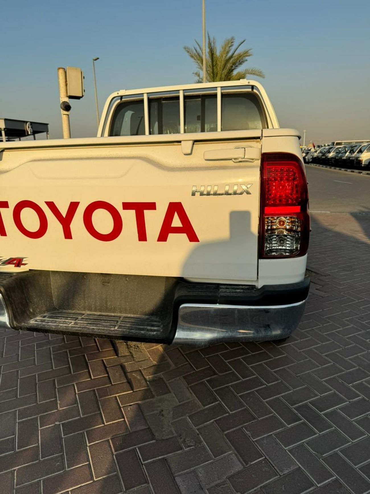 Toyota Hilux HILUX 4X4 DIESEL DOUBLE CAB BASIC 2.4L M\T